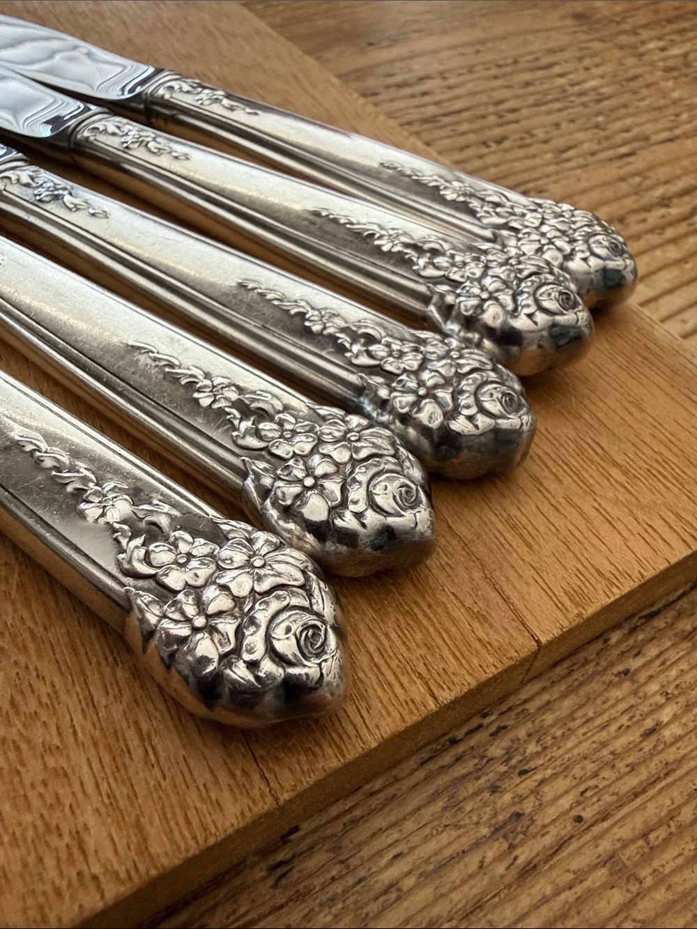 VTG | National Silver Co Rose & Leaf Dinner Knives Set of 5